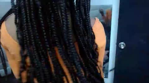 Snapshot of winnybarness chatting on 11-25-25, 02:00 WinnyBarness online show from 11-25-25, 02:00