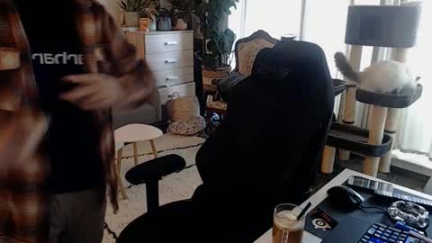 cream36 online show from 10-15-25, 07:41