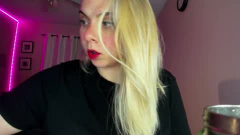 Winter Miracle online show from 10-26-25, 02:28