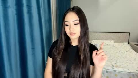 Amina online show from 12-18-25, 12:22