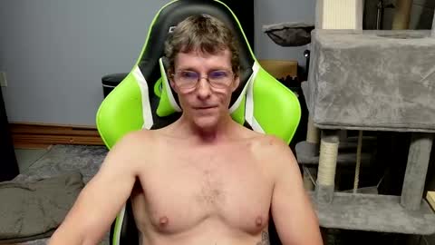 Snapshot of wirehead1970 chatting on 10-01-25, 01:44 wirehead1970 online show from 10-01-25, 01:44