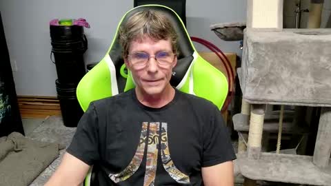 Snapshot of wirehead1970 chatting on 10-19-25, 02:12 wirehead1970 online show from 10-19-25, 02:12