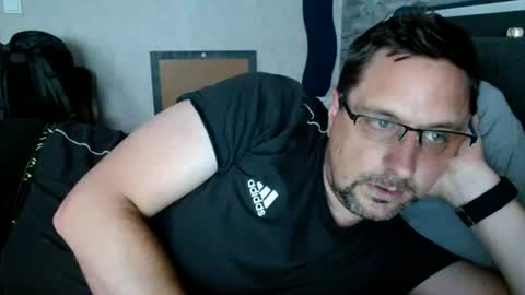 Snapshot of wirzwei8883 chatting on 06-21-26, 05:59 Dirty online show from 06-21-26, 05:59