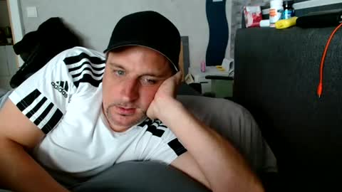 Snapshot of wirzwei8883 chatting on 08-02-26, 02:37 Dirty online show from 08-02-26, 02:37