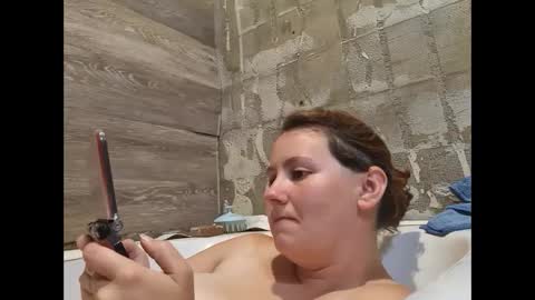 Snapshot of wisteriaqueen chatting on 09-22-25, 04:42 Wisteria online show from 09-22-25, 04:42