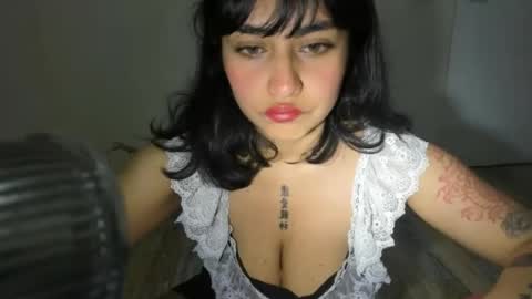 witch_3333 online show from 07-05-26, 03:45