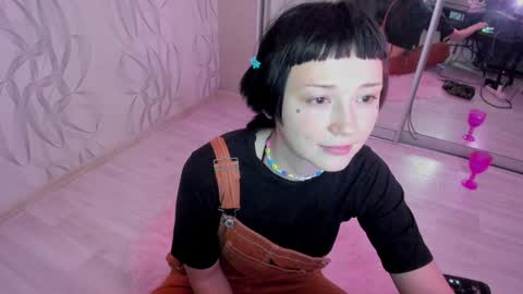 Snapshot of witches_curves chatting on 12-15-24, 07:10 Nemo online show from 12-15-24, 07:10