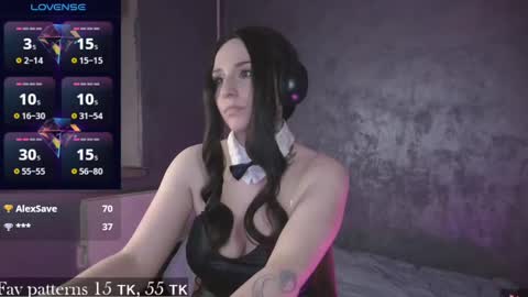 Snapshot of witchmooon chatting on 02-12-25, 08:29 Kiara online show from 02-12-25, 08:29