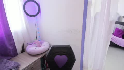     Luna Violeta  A r t i s t  online show from 01-04-25, 08:59