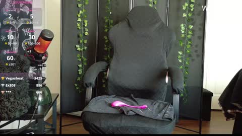 Snapshot of witchybunny chatting on 01-26-25, 06:48 Amanda online show from 01-26-25, 06:48