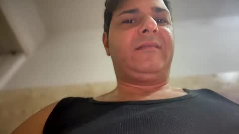 Snapshot of witebull83 chatting on 12-03-24, 06:49 Witebull online show from 12-03-24, 06:49
