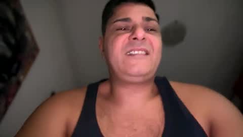 Snapshot of witebull83 chatting on 12-11-24, 02:44 Witebull online show from 12-11-24, 02:44