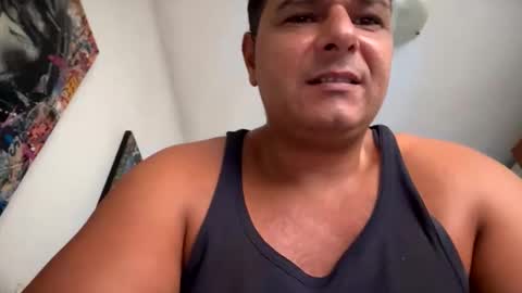 Snapshot of witebull83 chatting on 09-23-25, 10:51 Witebull online show from 09-23-25, 10:51