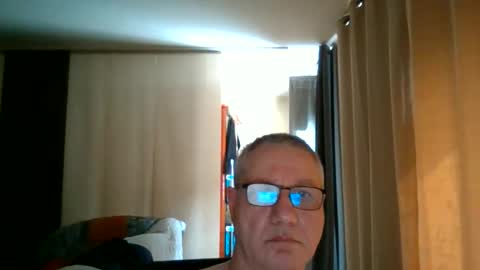 Snapshot of wixer1970 chatting on 05-31-26, 01:18 wixer1970 online show from 05-31-26, 01:18