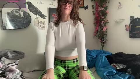 Snapshot of wldntulik2no chatting on 03-24-26, 02:44 Moth online show from 03-24-26, 02:44