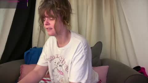 Snapshot of wldntulik2no chatting on 06-23-26, 02:59 Moth online show from 06-23-26, 02:59