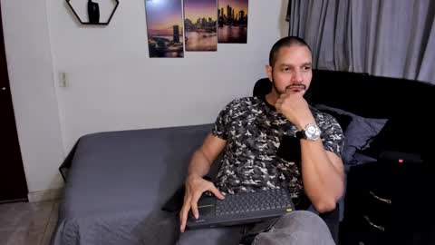 Magnus Dark independent model online show from 09-29-25, 12:38