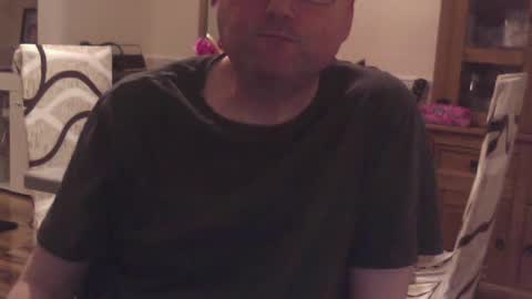 Snapshot of wobble444 chatting on 06-18-26, 12:00 wobble444 online show from 06-18-26, 12:00