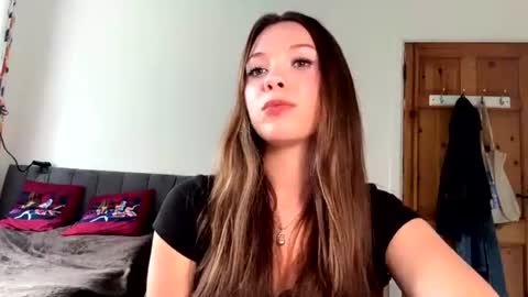Anna online show from 06-22-26, 06:49