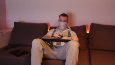 wolf021221 online show from 04-02-26, 08:50