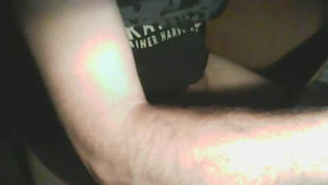 Snapshot of wolfie_2910 chatting on 06-19-26, 05:39 wolfie_2910 online show from 06-19-26, 05:39