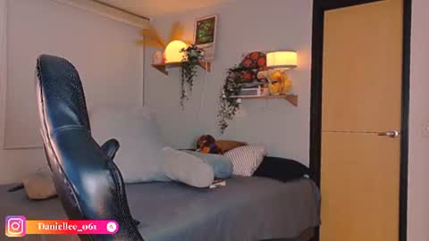 Snapshot of wolfsfoster chatting on 06-12-26, 03:16 online show from 06-12-26, 03:16