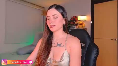 Snapshot of wolfsfoster chatting on 07-16-26, 05:02 online show from 07-16-26, 05:02