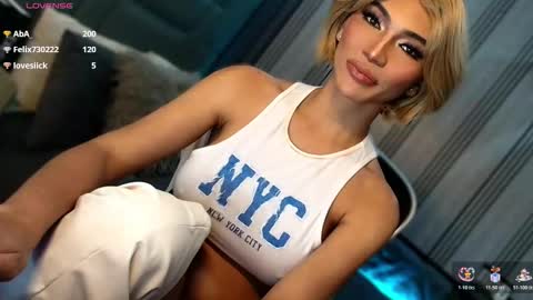 Julia online show from 03-08-26, 04:33