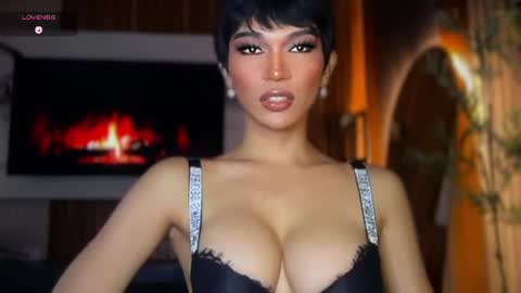 Snapshot of womanofyourdesire_ts chatting on 08-04-26, 04:48 Julia online show from 08-04-26, 04:48