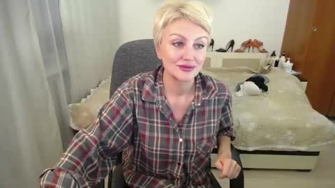 Snapshot of women_pleasures chatting on 02-07-25, 08:31 women_pleasures online show from 02-07-25, 08:31