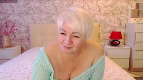 Snapshot of women_pleasures chatting on 02-16-25, 02:54 women_pleasures online show from 02-16-25, 02:54