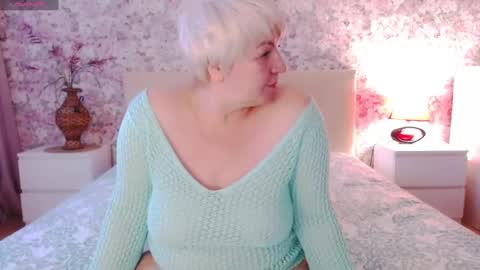 Snapshot of women_pleasures chatting on 03-04-25, 03:15 women_pleasures online show from 03-04-25, 03:15