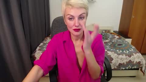 Snapshot of women_pleasures chatting on 09-18-25, 09:06 women_pleasures online show from 09-18-25, 09:06