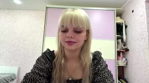 Snapshot of wondadonnie chatting on 06-08-26, 08:26 Marry online show from 06-08-26, 08:26