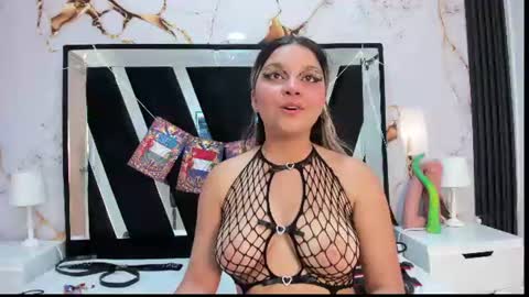 wonderkloe_ online show from 07-14-26, 08:47