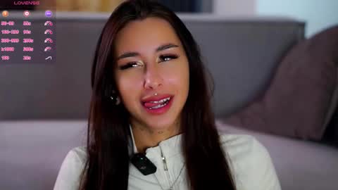 Snapshot of wonthityouback chatting on 03-04-26, 01:28 Maria online show from 03-04-26, 01:28