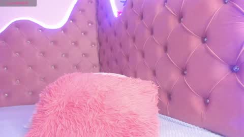 Lia  online show from 01-06-25, 07:56