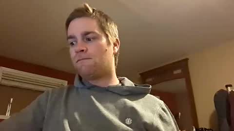 Snapshot of woodeee77 chatting on 03-08-25, 05:28 woodeee77 online show from 03-08-25, 05:28