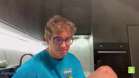 Snapshot of woods_jerk chatting on 02-22-26, 04:27 Mitya online show from 02-22-26, 04:27