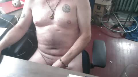 Snapshot of woodworker6473 chatting on 07-11-26, 01:47 woodworker6473 online show from 07-11-26, 01:47