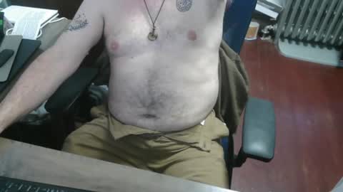Snapshot of woodworker6473 chatting on 08-01-26, 12:10 woodworker6473 online show from 08-01-26, 12:10
