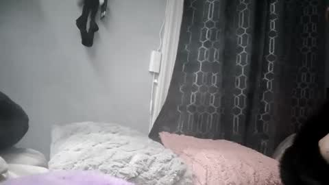 woofwolfxix online show from 11-24-25, 07:30