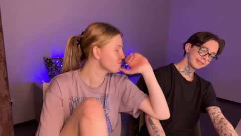 Snapshot of worldofllove chatting on 01-01-25, 05:44 Arnika and Simon online show from 01-01-25, 05:44