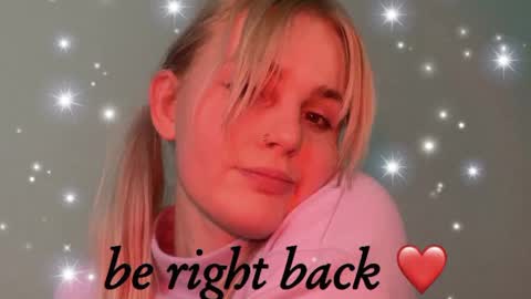 Snapshot of worldofllove chatting on 01-01-25, 08:47 Arnika and Simon online show from 01-01-25, 08:47