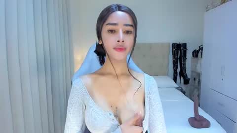 Snapshot of worthy_bigcock_bigcum chatting on 08-03-26, 02:32 Lily online show from 08-03-26, 02:32