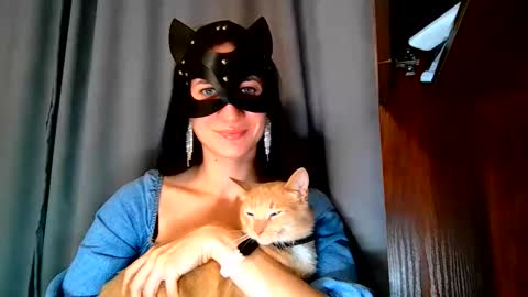 wow_dream_girl_ online show from 11-21-25, 06:39