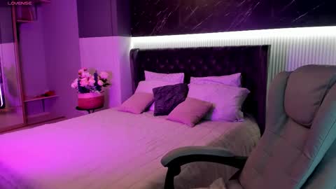 Maya online show from 11-05-25, 12:43