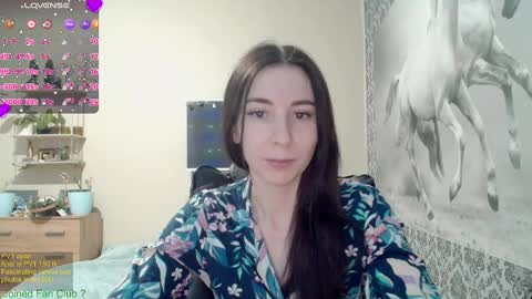 Snapshot of wow_porno_ chatting on 01-11-25, 12:18 Anna  online show from 01-11-25, 12:18