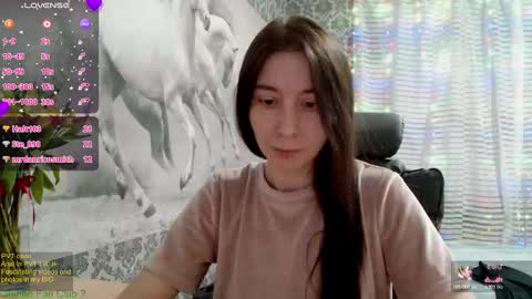 Snapshot of wow_porno_ chatting on 02-16-25, 02:00 Anna  online show from 02-16-25, 02:00