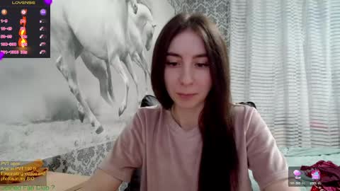 Snapshot of wow_porno_ chatting on 02-24-25, 01:21 Anna  online show from 02-24-25, 01:21